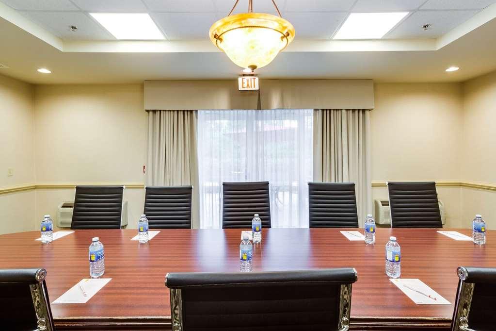 Monte Carlo Inn Brampton Servis gambar