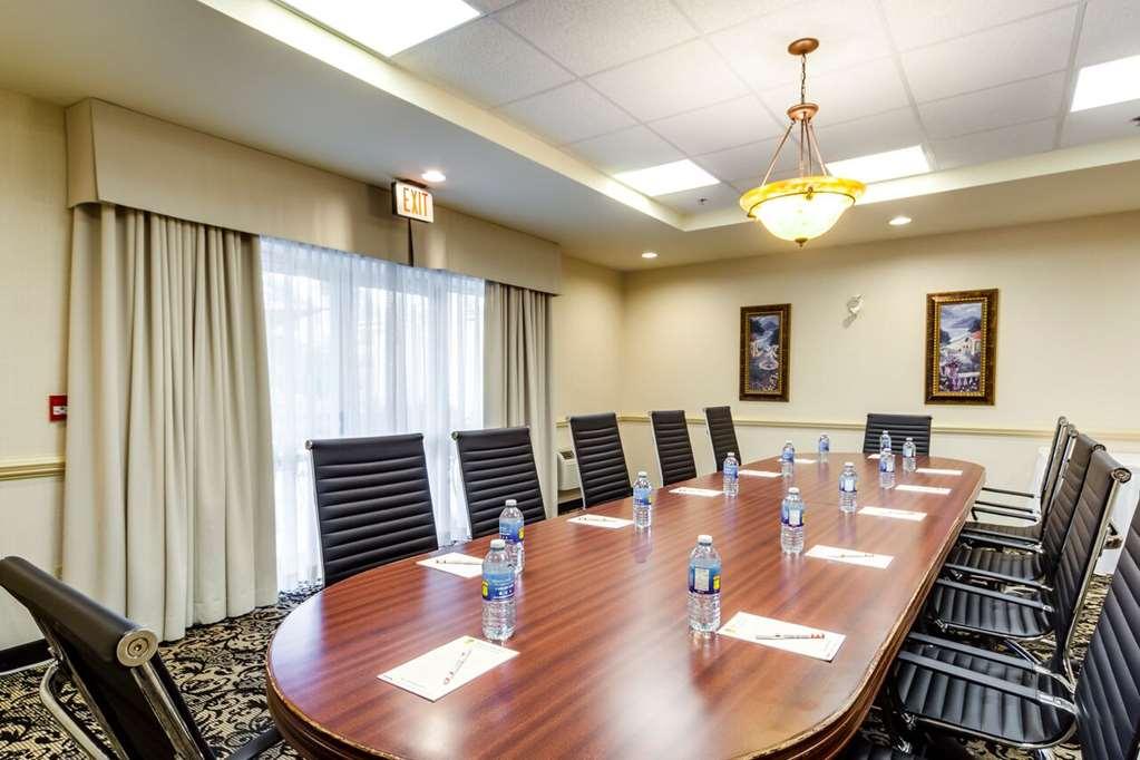 Monte Carlo Inn Brampton Servis gambar